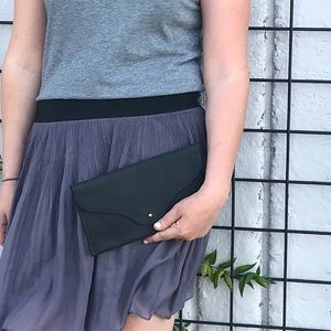 Black Mia Clutch